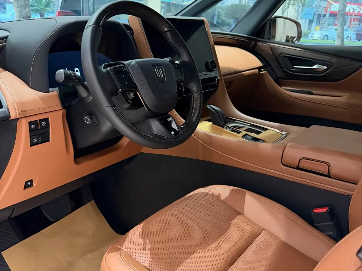 Toyota Vellfire 2025 — Фото 11/14
