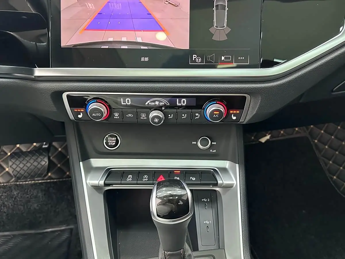 Audi Q3 2023 — Фото 14/18