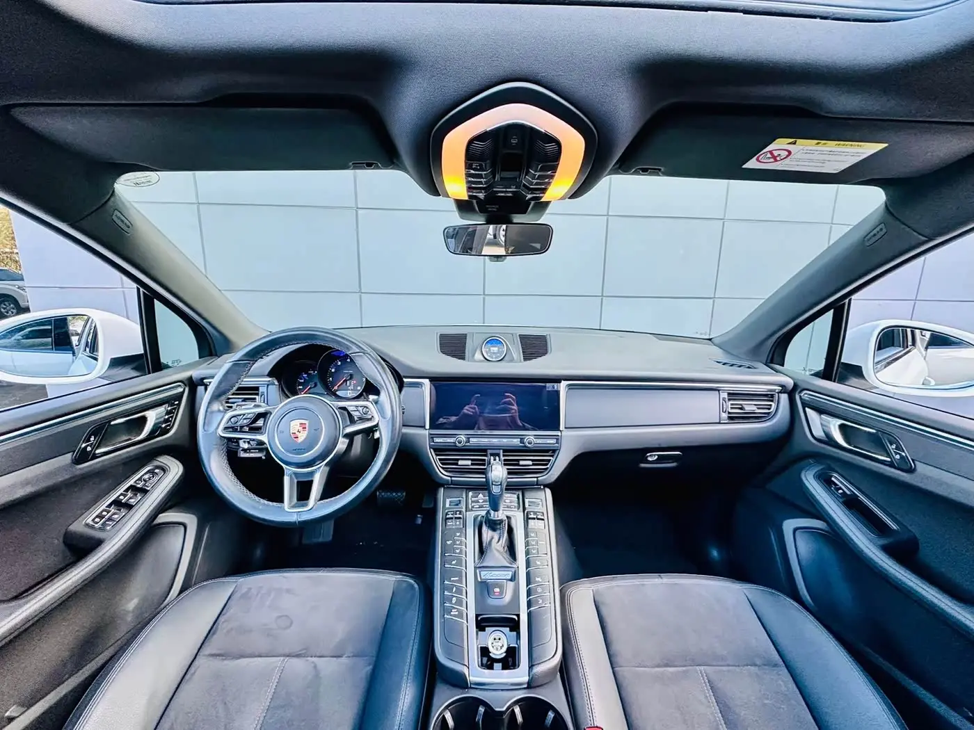 Porsche Macan 2020 — Photo 13/14