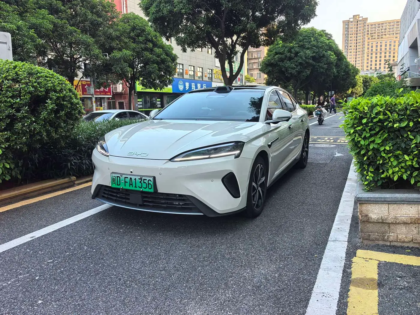 BYD Seal 07 DM-i 2026 — Фото 1/9