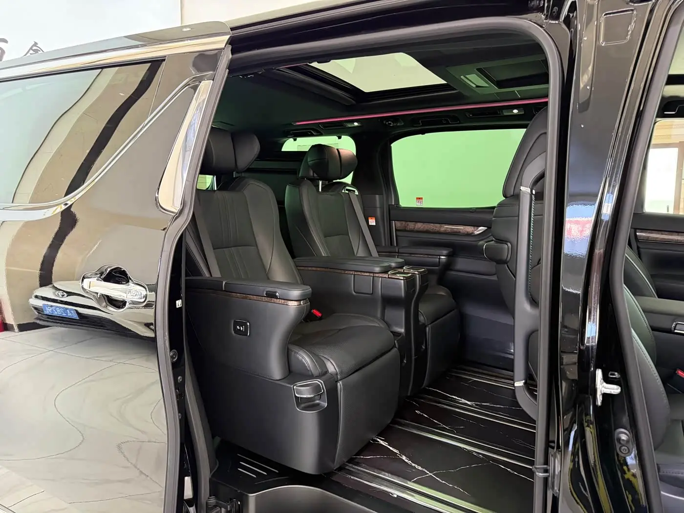 Toyota Alphard 2022 — Şəkil 11/20