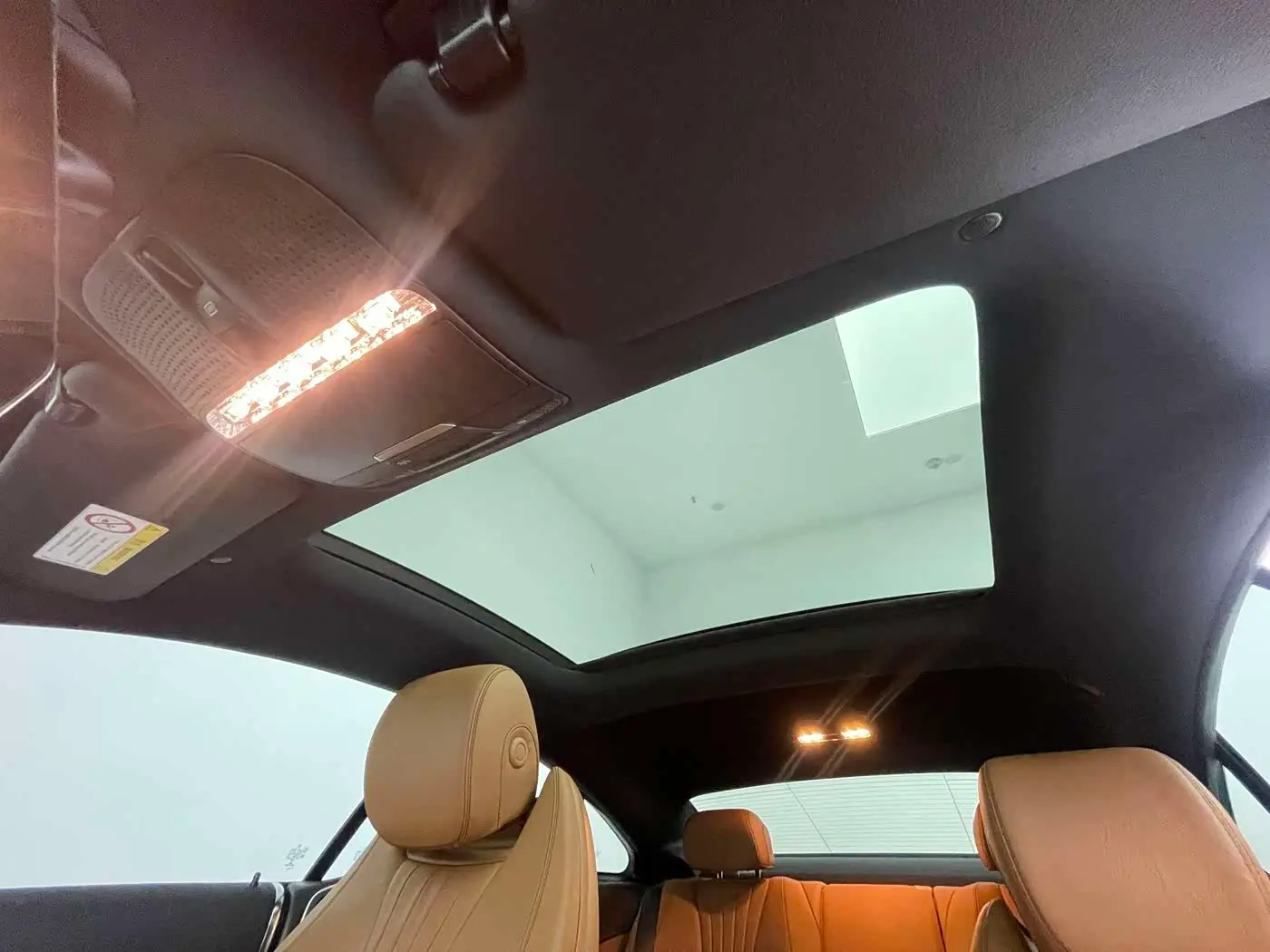Mercedes-Benz E-Class 2022 — Photo 13/20