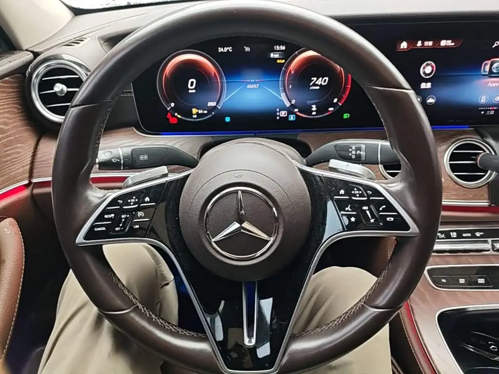 Mercedes-Benz E-Class 2023 — Фото 11/20