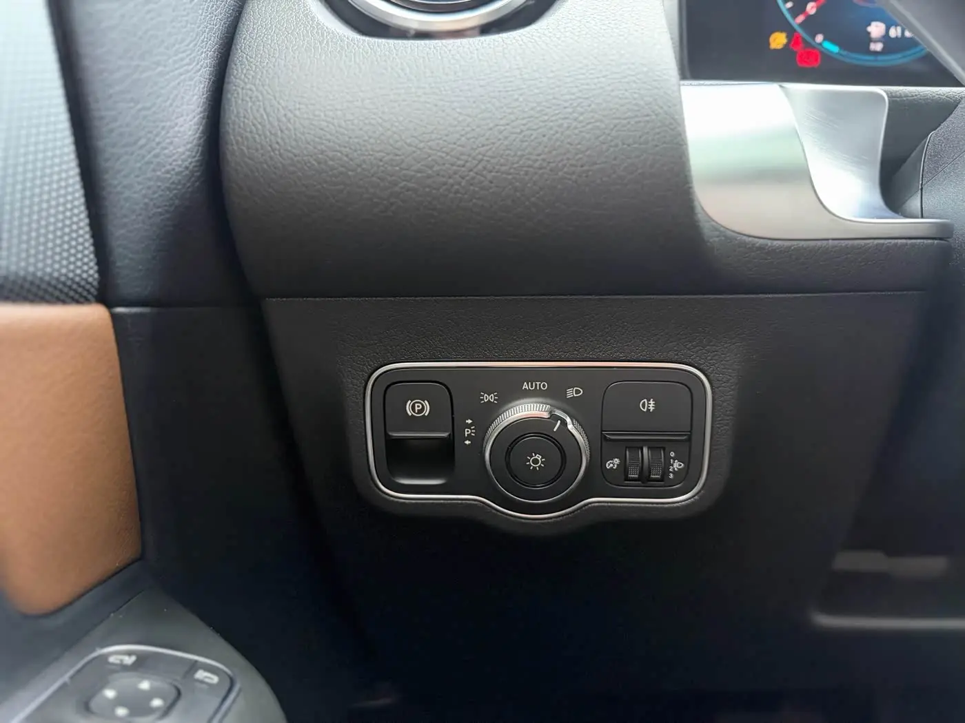 Mercedes-Benz GLB 2021 — Фото 11/17