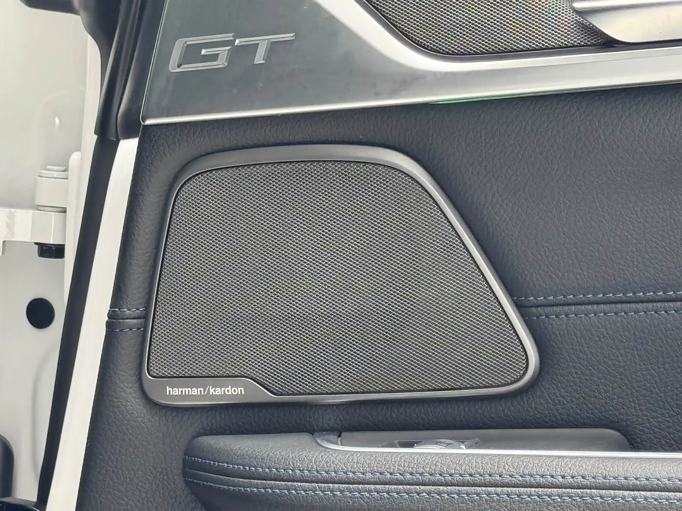 BMW 6 Series GT 2020 — Photo 12/15