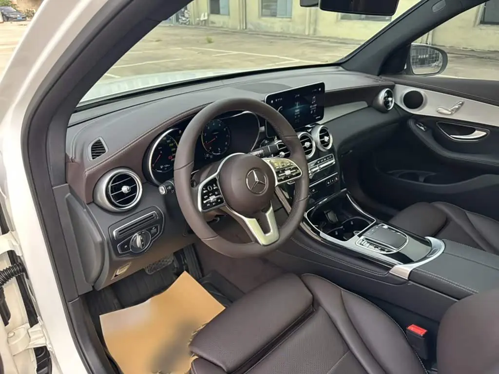 Mercedes-Benz GLC 2020 — Şəkil 16/17