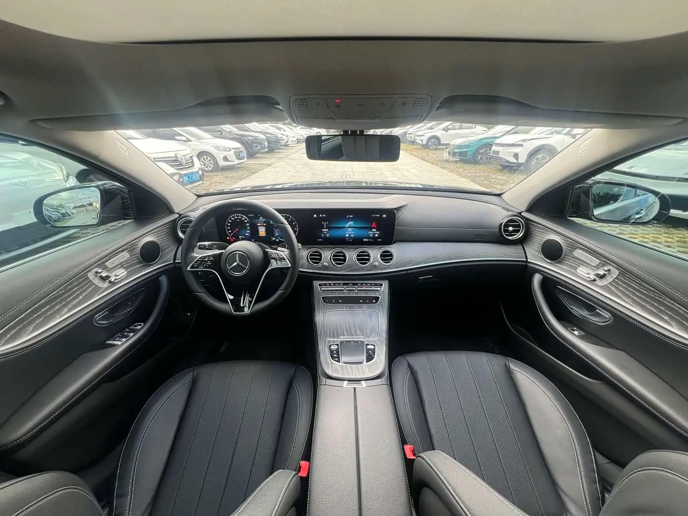Mercedes-Benz E-Class 2021 — Photo 7/8