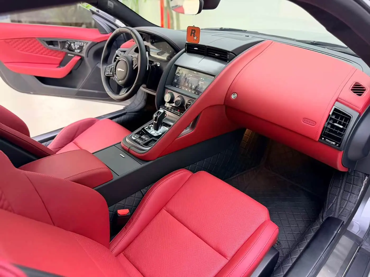 Jaguar F-TYPE 2024 — Photo 8/18