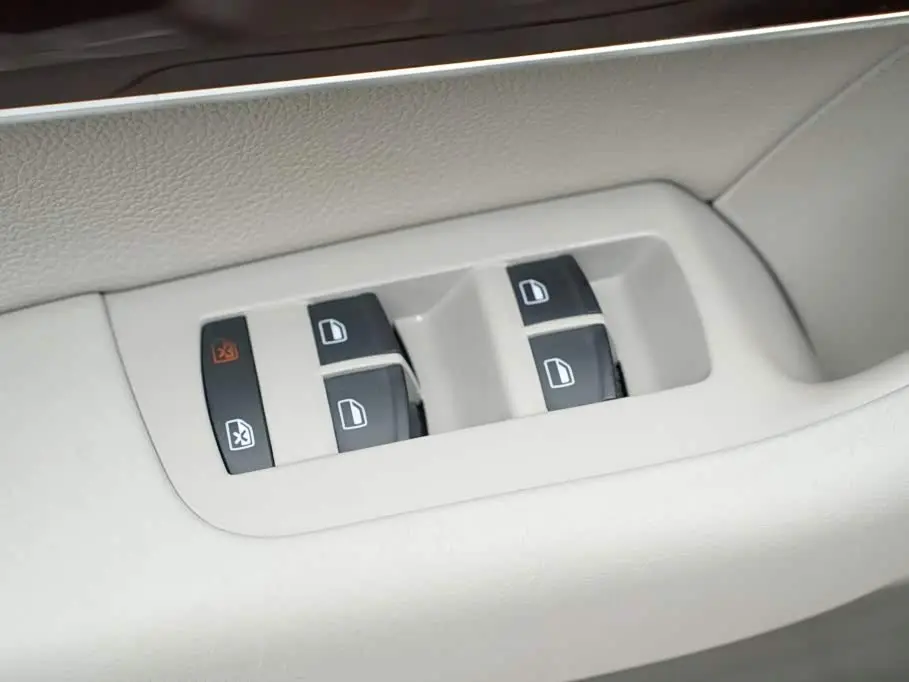 Audi A6L 2007 — Photo 11/20