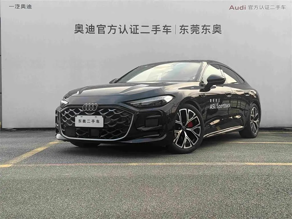 Audi A5L Sportback 2025 — Фото 1/11