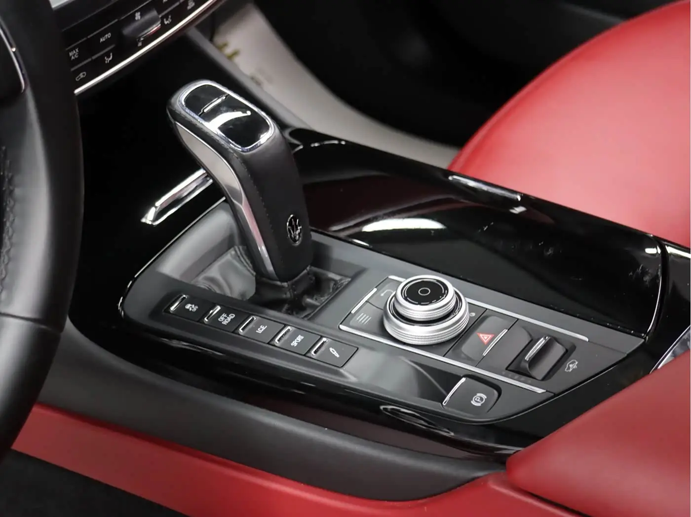 Maserati Levante 2019 — Photo 11/20