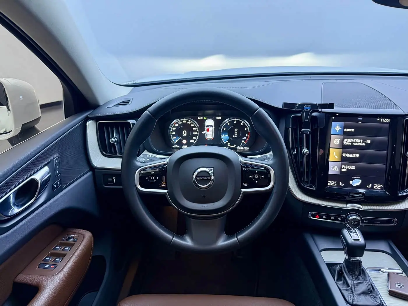 Volvo XC60 2018 — Фото 10/16