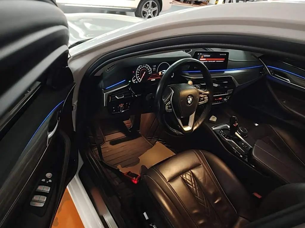 BMW 5 Series 2019 — Фото 15/19