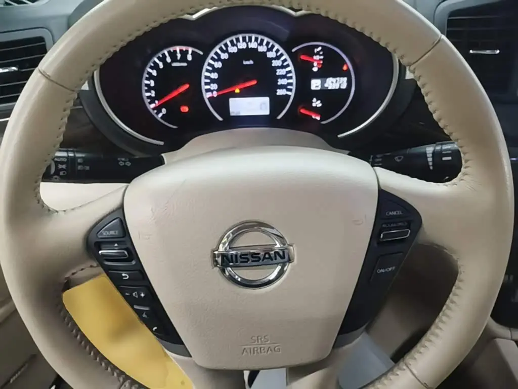 Nissan Quest 2016 — Şəkil 11/20