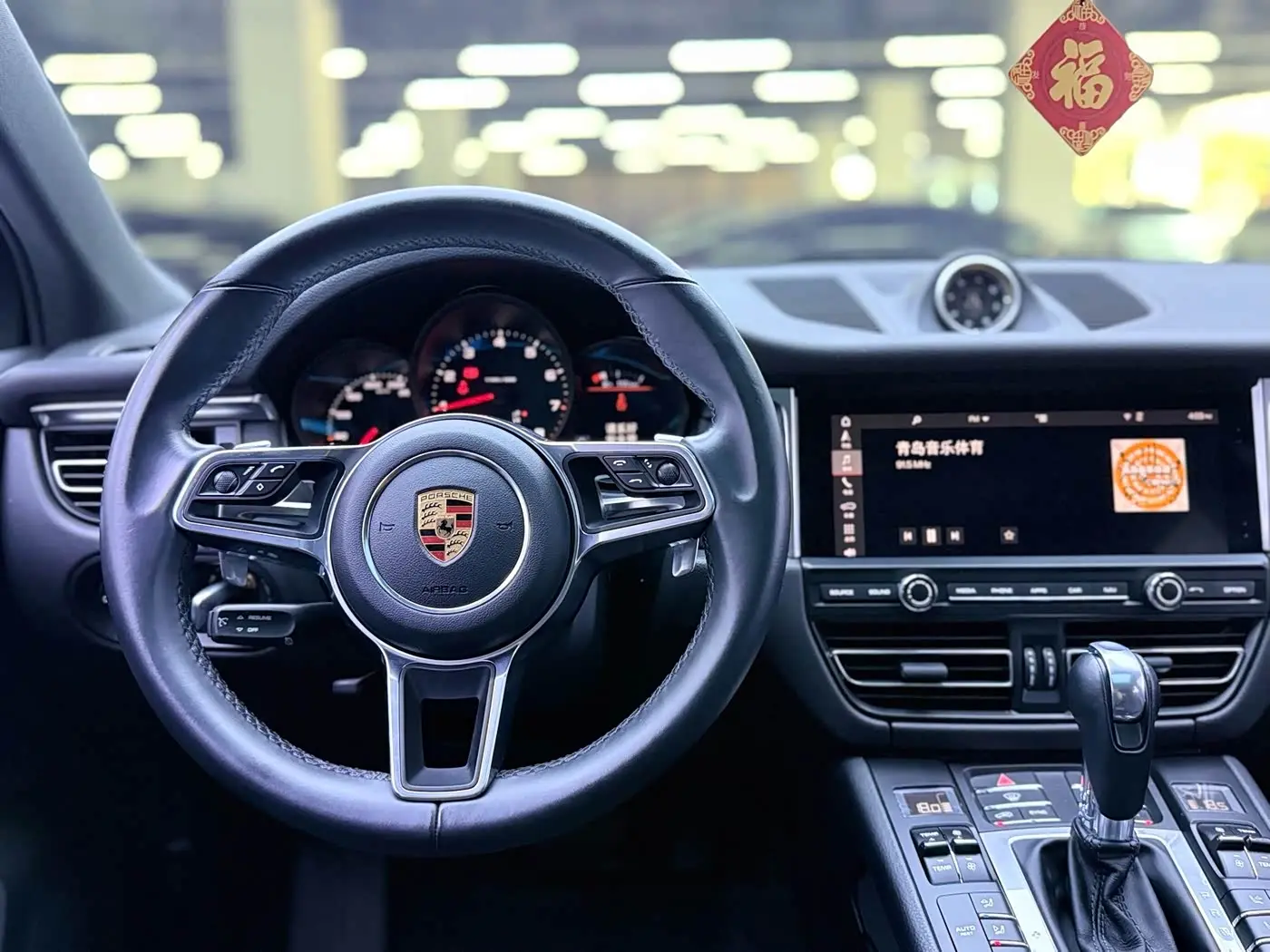 Porsche Macan 2019 — Photo 16/20