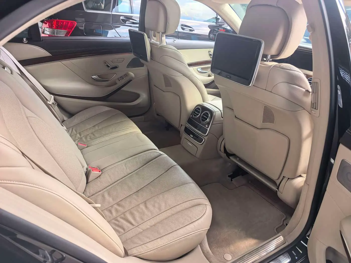 Mercedes-Benz S-Class 2014 — Photo 7/20