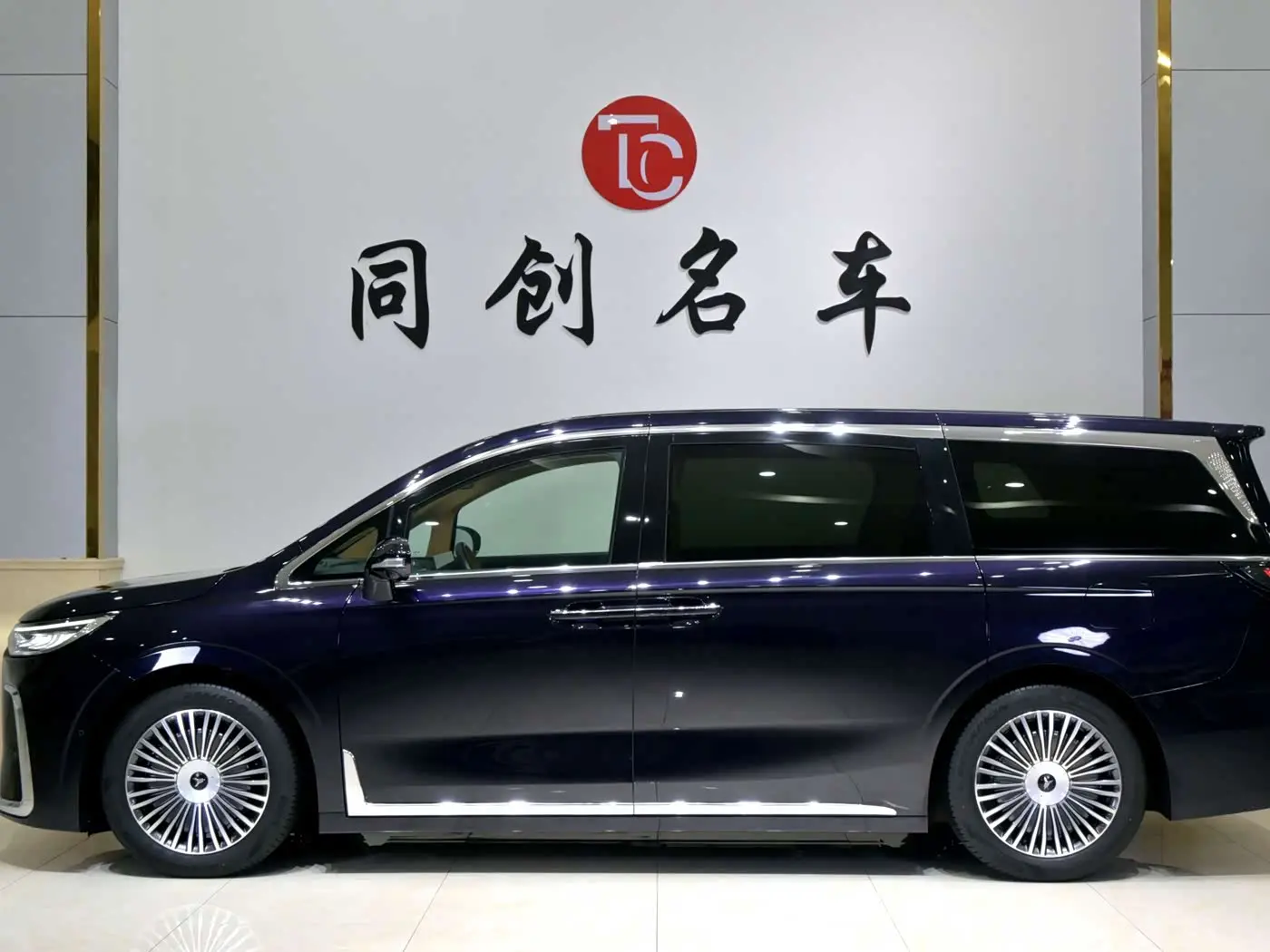 Voyah Auto Voyah Dreamer 2024 — Photo 7/20