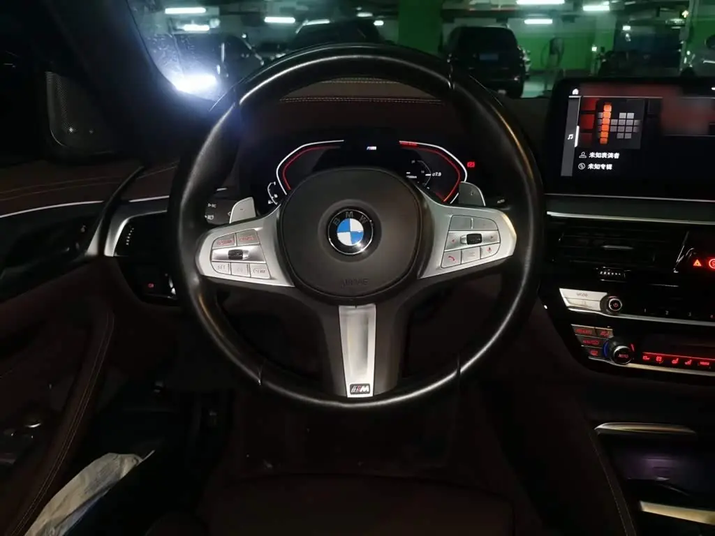BMW 5 Series 2022 — Photo 13/20