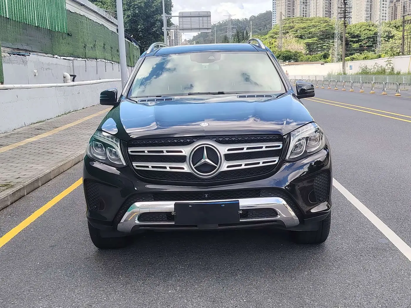 Mercedes-Benz GLS 2016 — Photo 2/20
