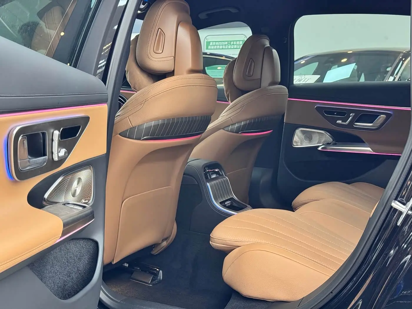 Mercedes-Benz E-Class 2024 — Photo 11/20