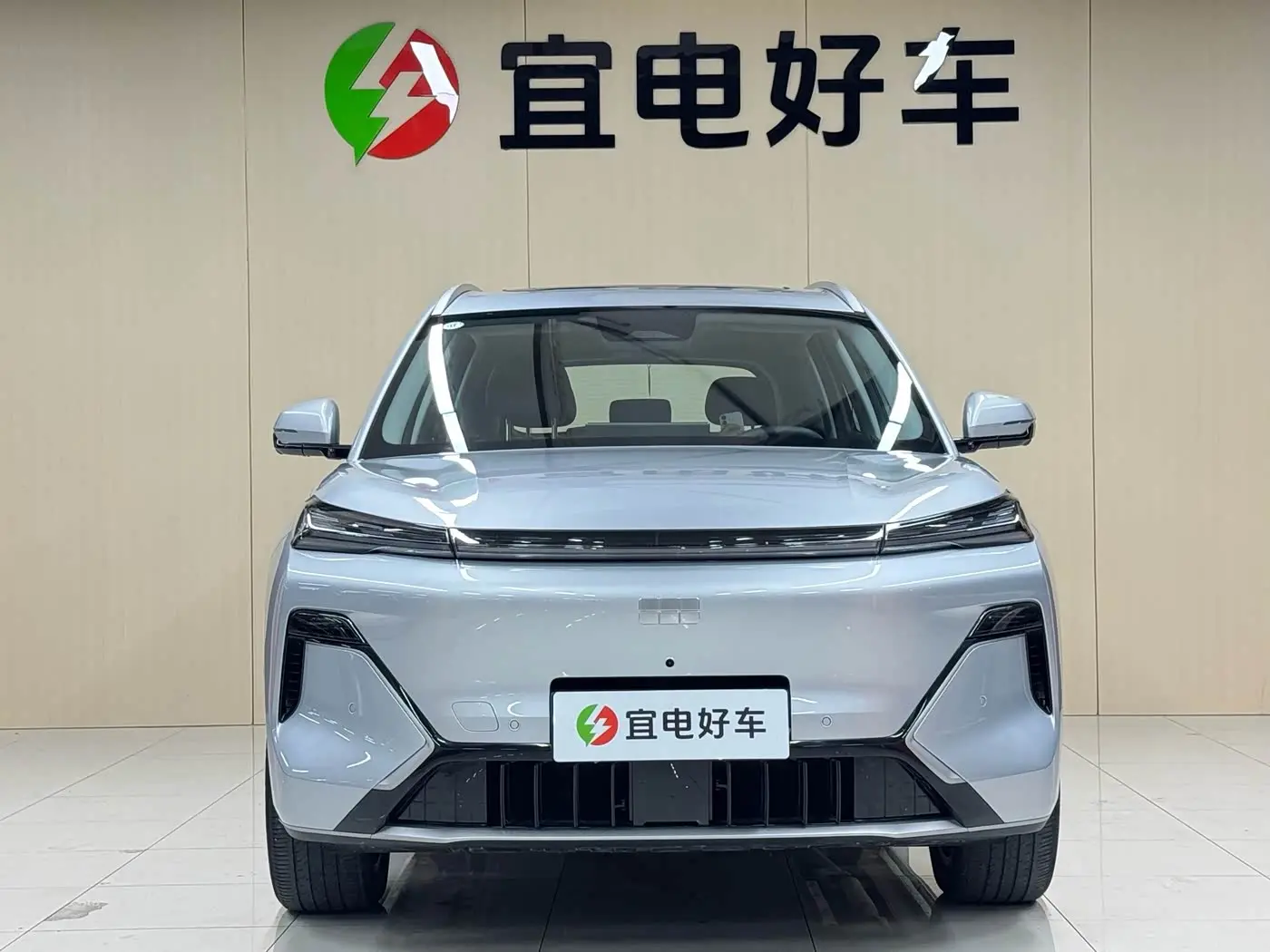 Geely Galaxy Galaxy Starship 7 EM-i 2025 — Фото 2/18