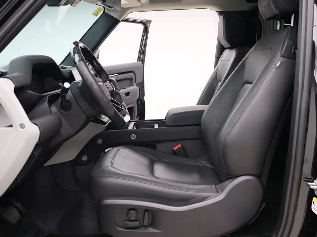 Land Rover Defender 2022 — Фото 2/20