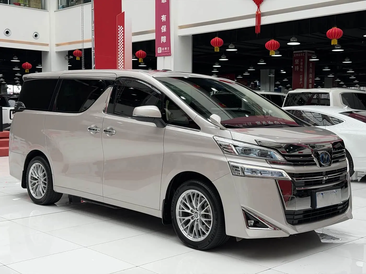 Toyota Vellfire 2020 — Photo 3/20