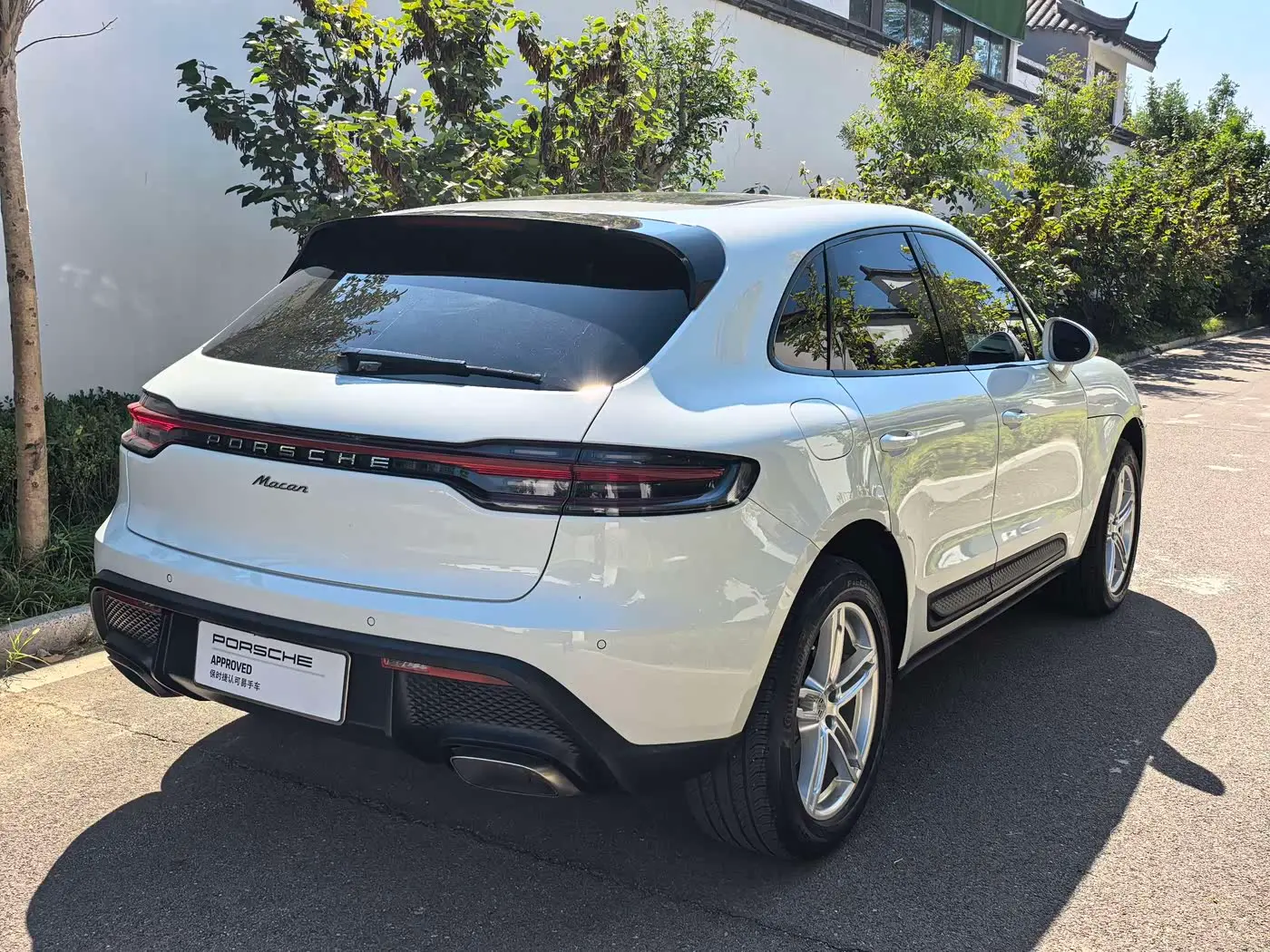 Porsche Macan 2023 — Фото 3/13