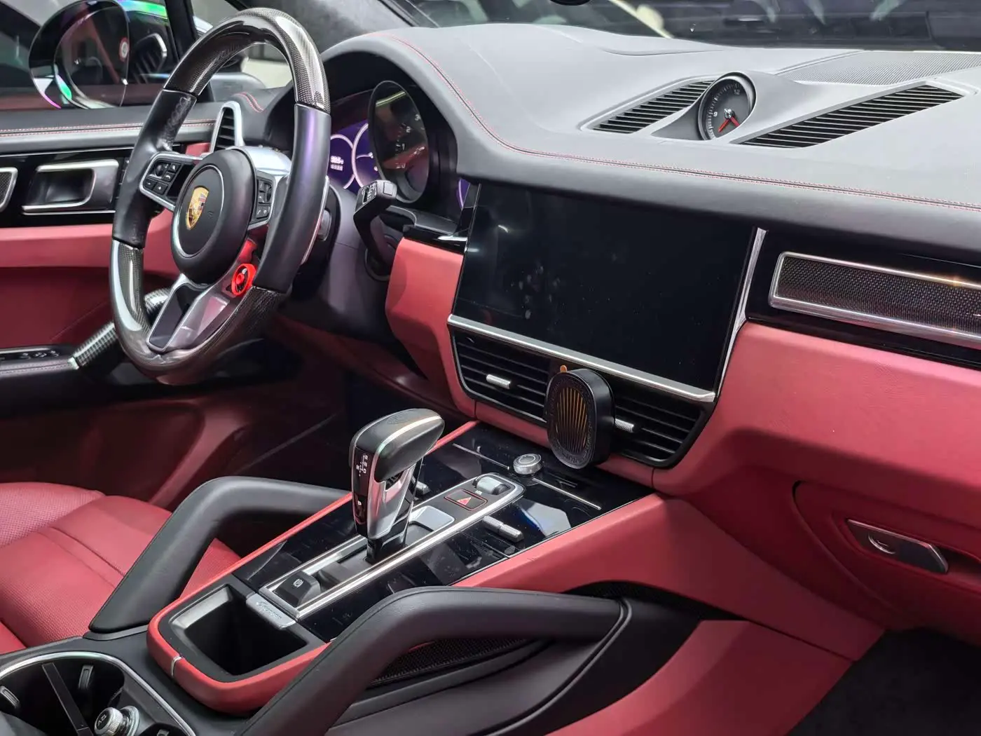 Porsche Cayenne 2022 — Photo 16/18