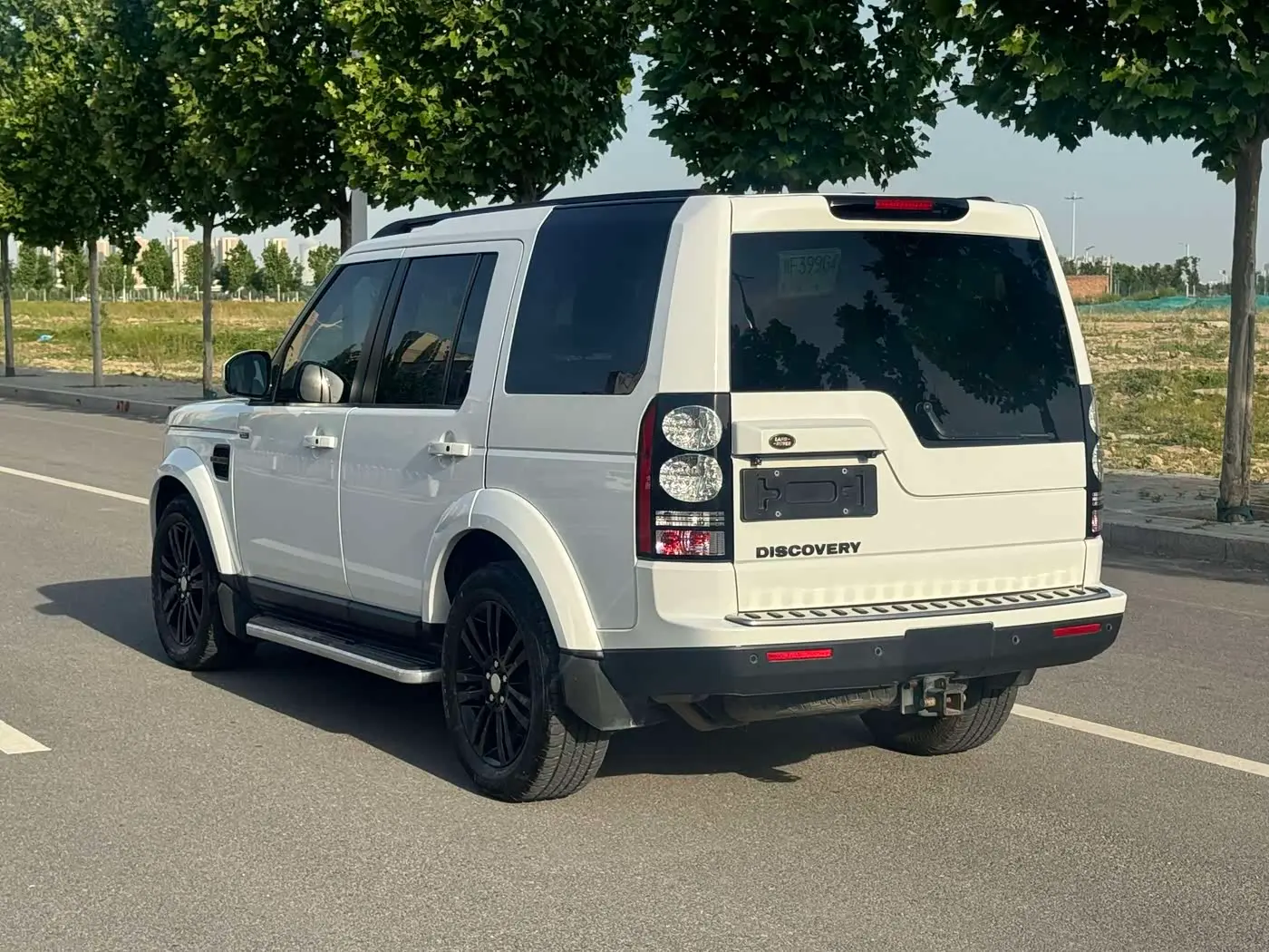 Land Rover Discovery 2015 — Photo 7/9