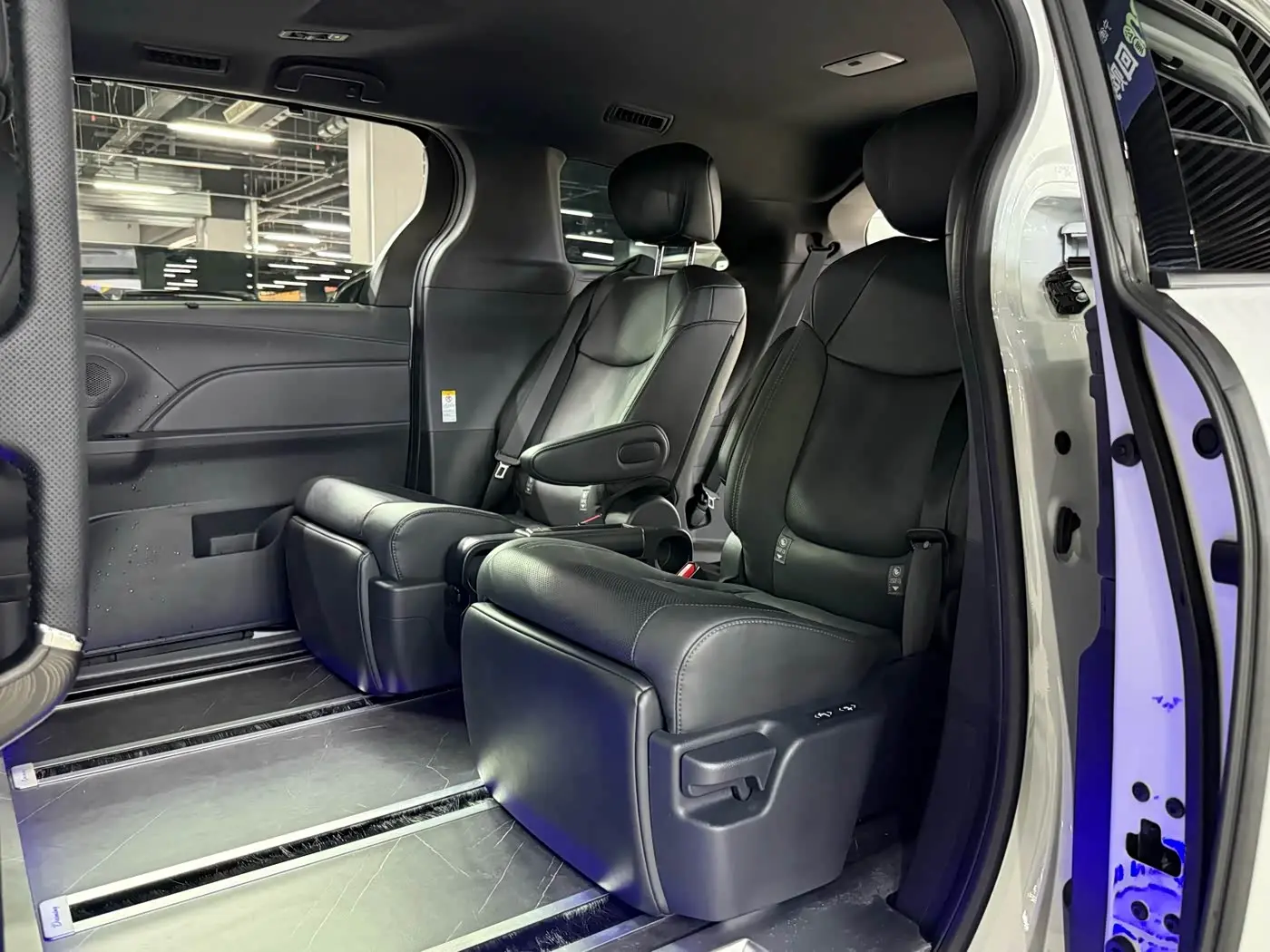 Toyota Sienna 2025 — Photo 15/20