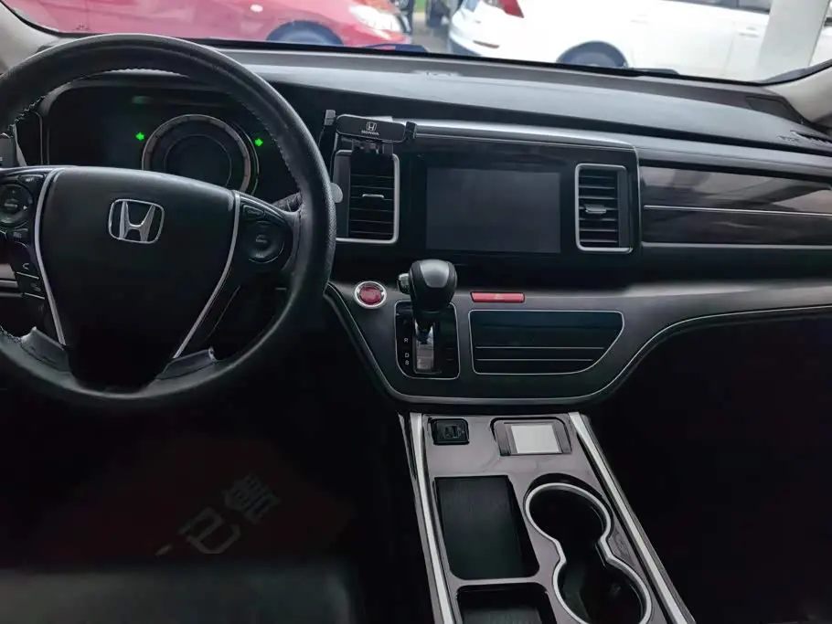 Honda Elysion 2019 — Photo 12/16