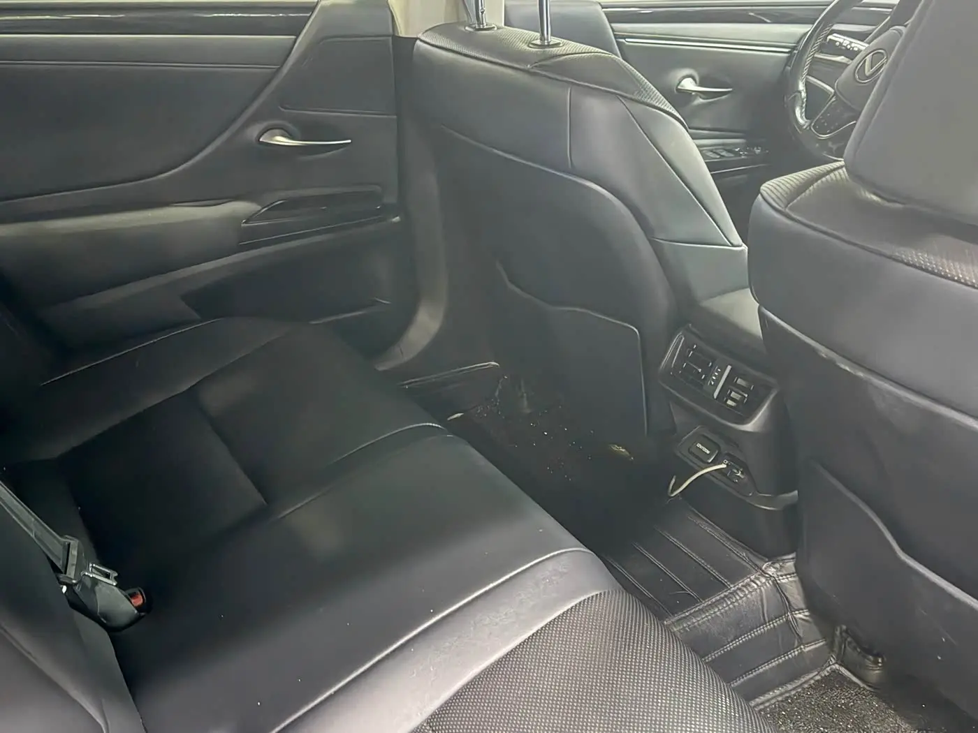 Lexus ES 2019 — Şəkil 11/15