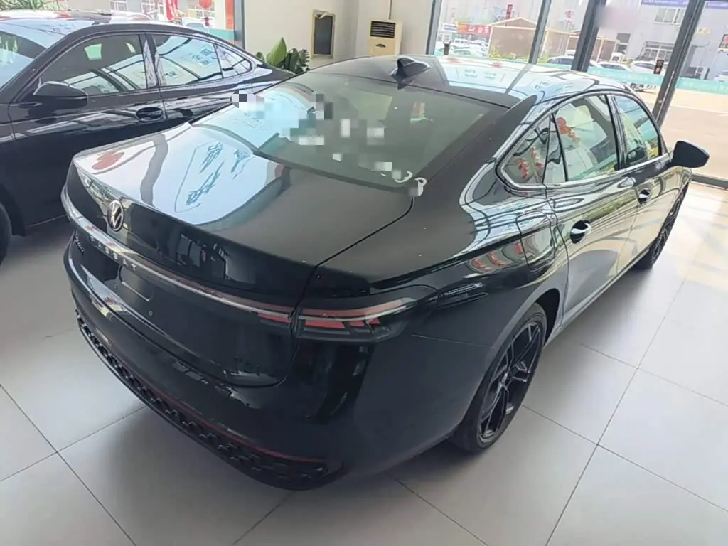 Volkswagen Passat 2025 — ფოტო 7/20