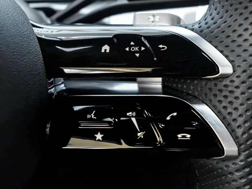 Mercedes-Benz C-Class 2025 — Фото 18/20