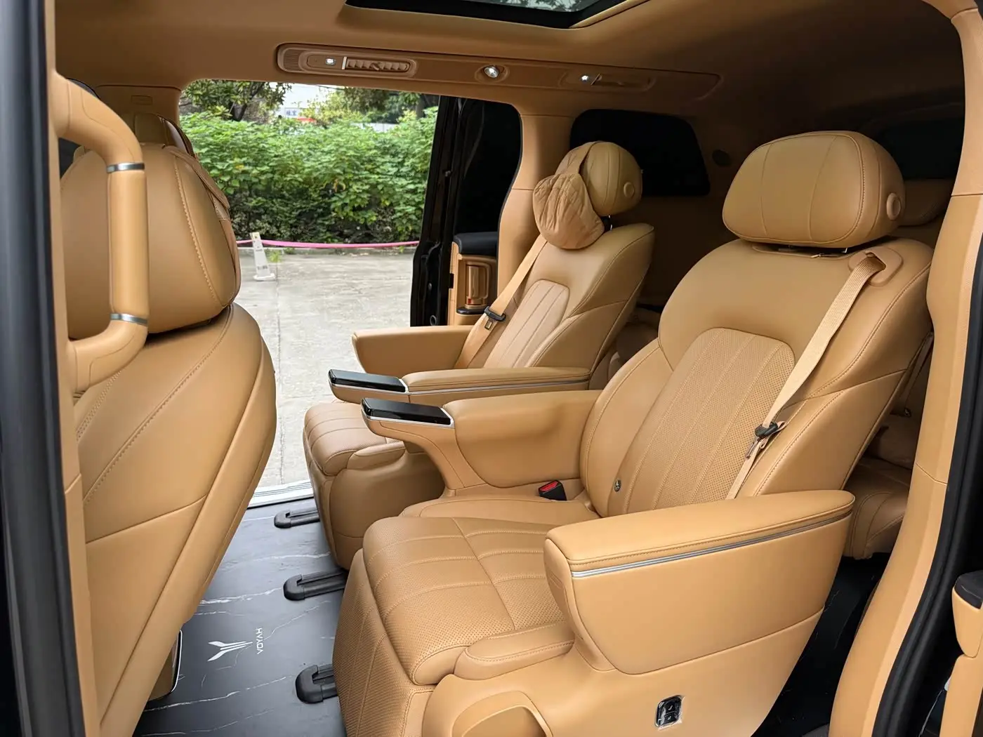 Voyah Auto Voyah Dreamer 2025 — Photo 11/14