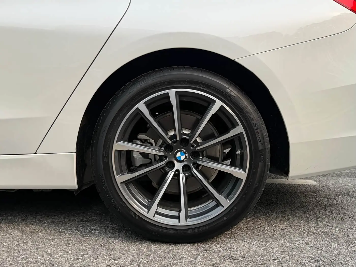 BMW 6 Series GT 2024 — Photo 17/20