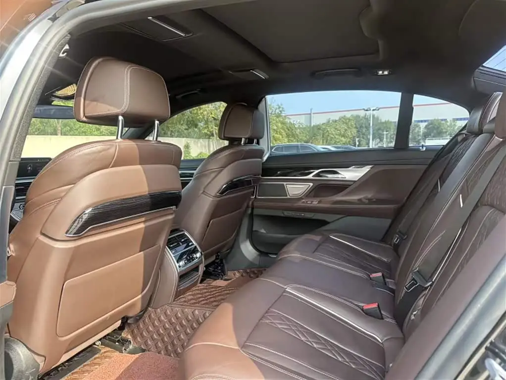 BMW 7 Series 2022 — Şəkil 10/11