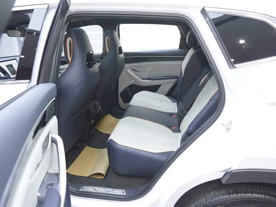 BYD Song PLUS PHEV 2023 — Photo 10/20