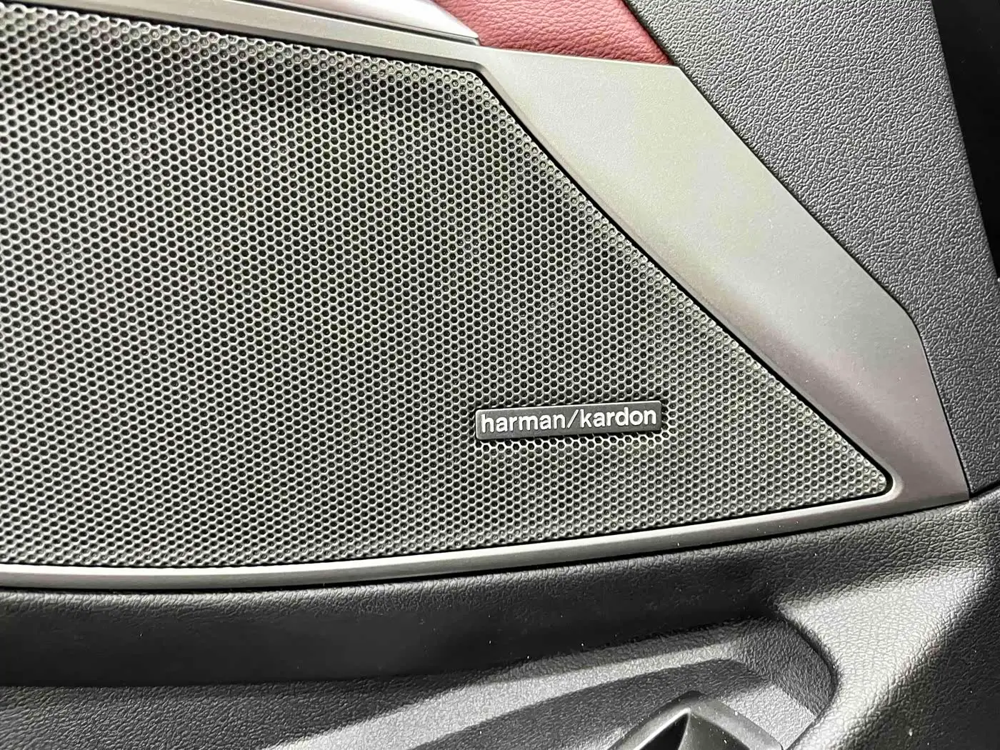 BMW 3 Series 2025 — Photo 18/20