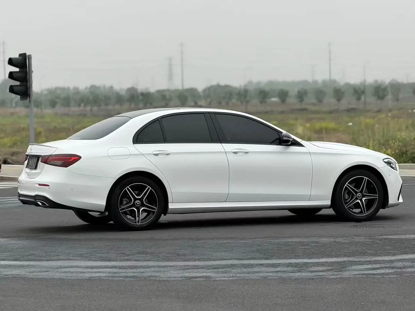 Mercedes-Benz E-Class 2024 — Şəkil 8/18