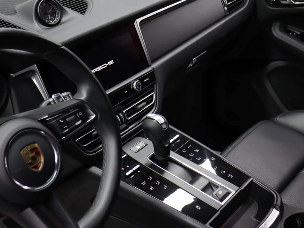 Porsche Macan 2023 — Фото 12/20