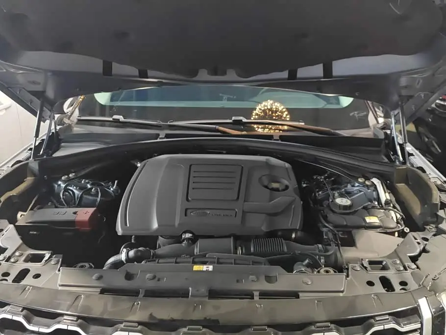Land Rover Range Rover Velar 2021 — Photo 10/16