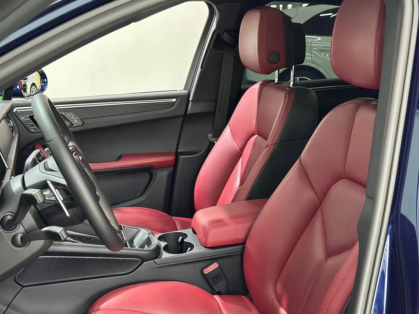 Porsche Macan 2022 — Photo 8/20