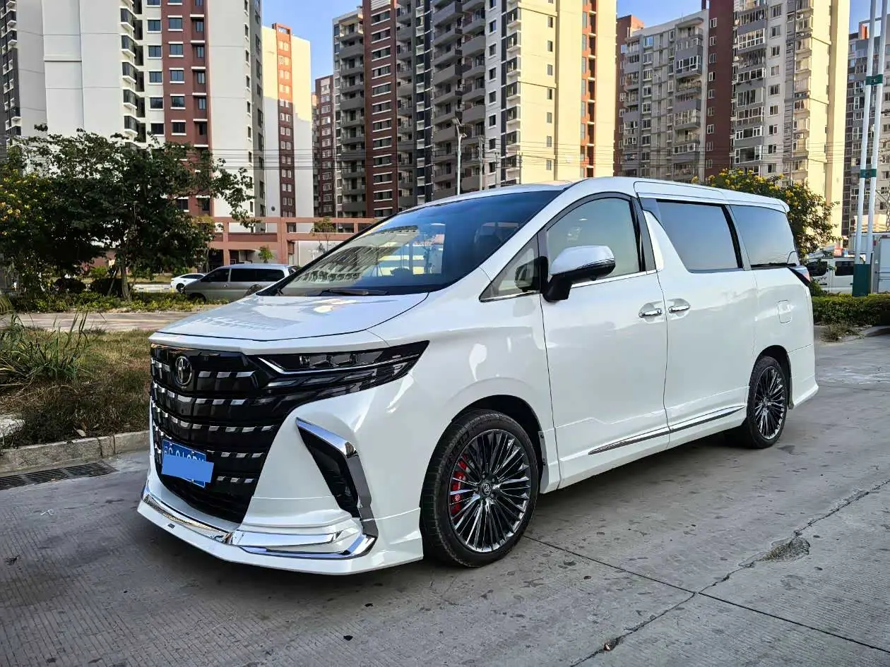 Toyota Alphard 2013 — Photo 1/14