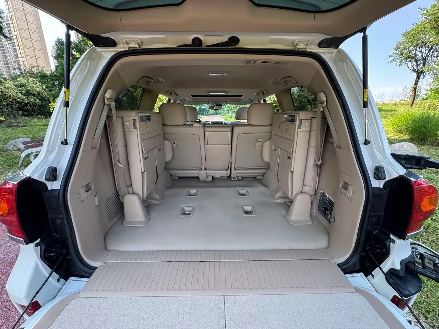 Toyota Land Cruiser 2015 — Photo 12/20
