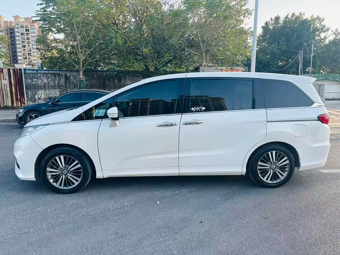 Honda Odyssey 2018 — Фото 5/11