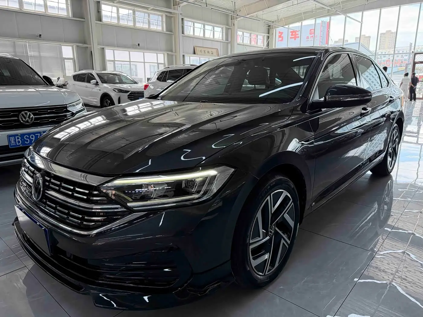 Volkswagen Sagitar 2023 — Şəkil 1/20