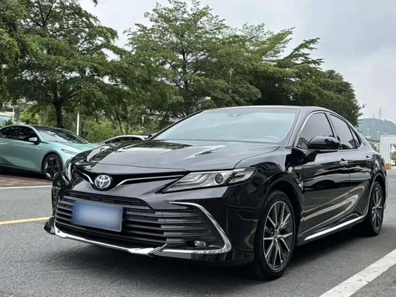 Toyota Camry 2024 — ფოტო 1/20
