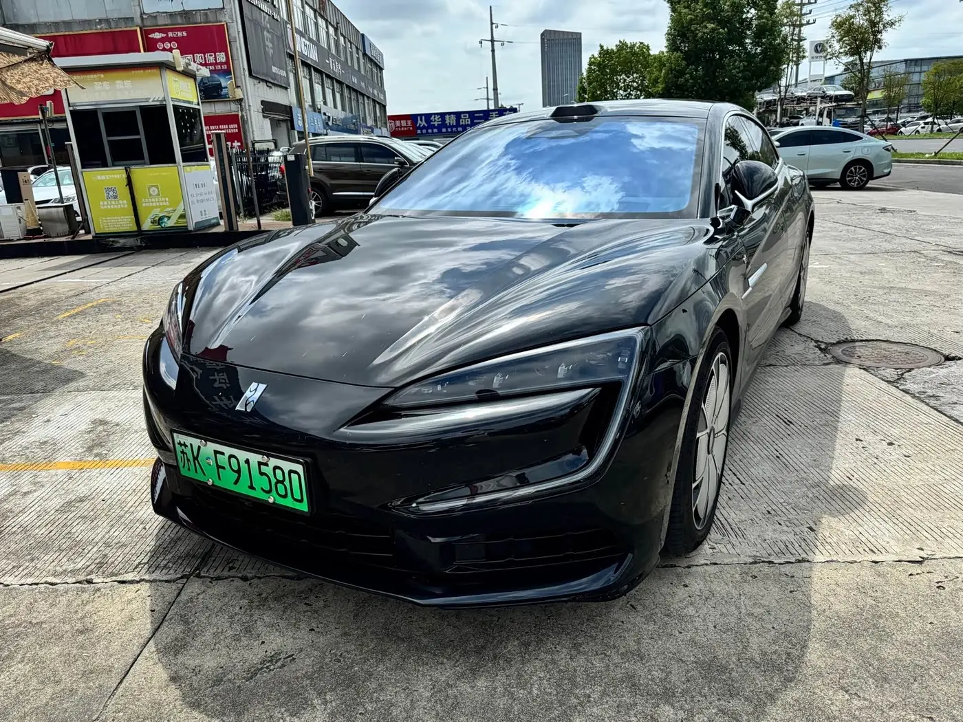 Yangwang U7 2026 — Photo 2/10